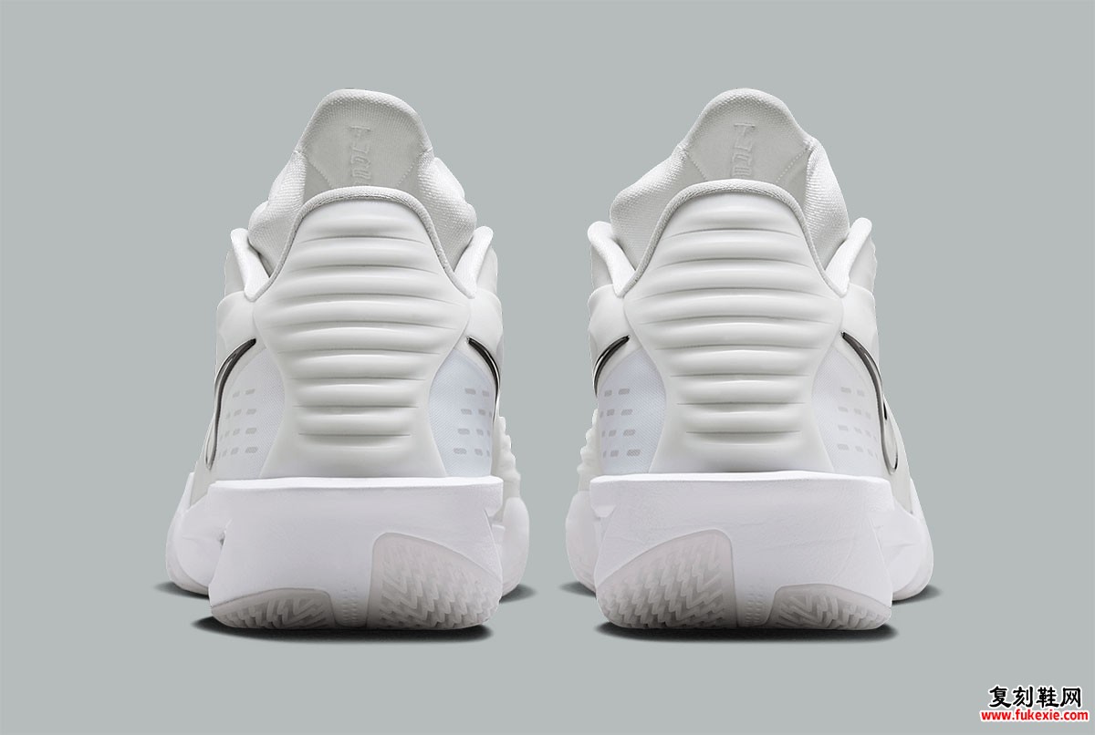 Nike GT Cut 3 Turbo 纯白上市：碳板+双层 ZoomX 重塑实战鞋性能天花板