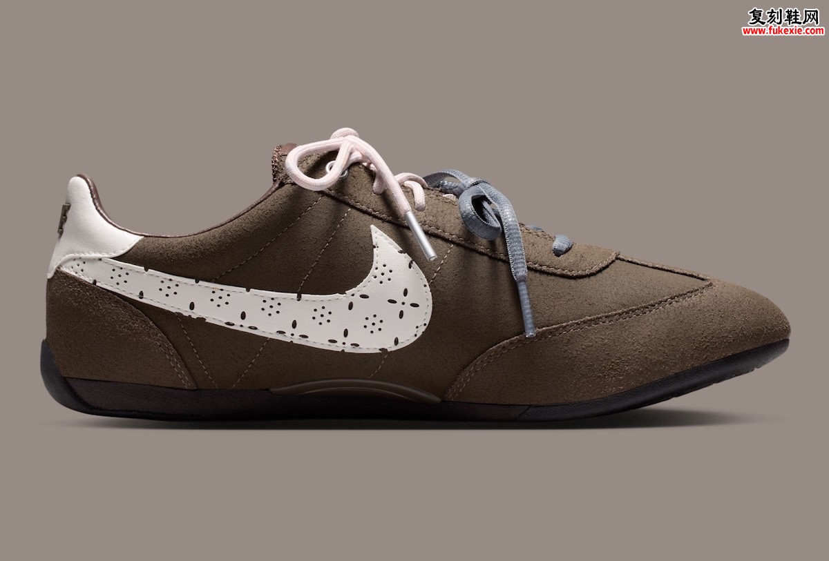 Nike Sprint Sister ‘Ridgerock’ 如何用双鞋带与T型头重新定义复古薄底鞋美学