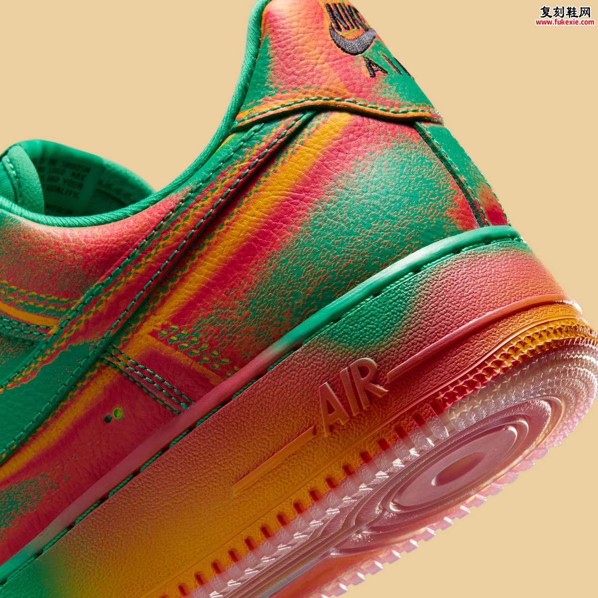 耐克空军一号低帮「体育场绿」配色 2026春季大胆渐变演绎经典重生