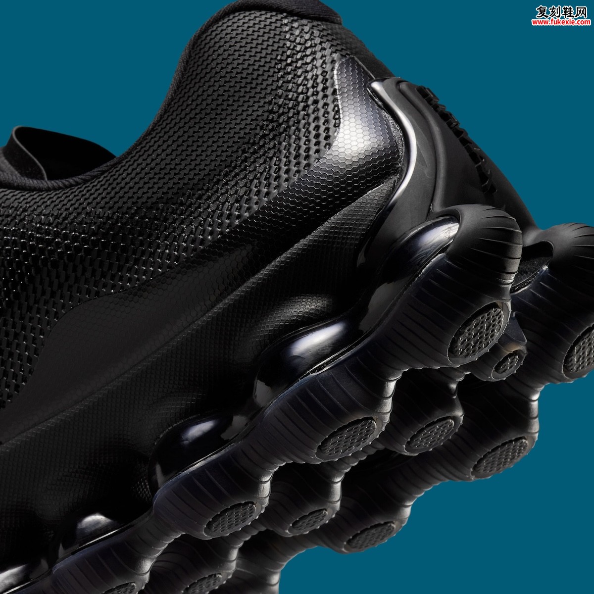 NIKE Air Liquid Max Triple Black搭载点载式镂空全掌气垫科技与可抽取Cushlon鞋垫