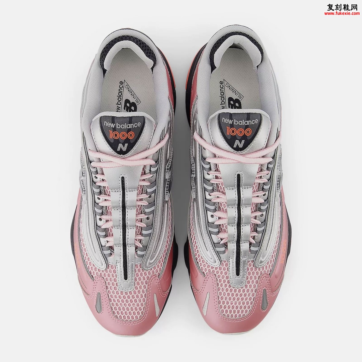 New Balance 1000「千禧粉翼」：2025秋日复古跑鞋的金属革命
