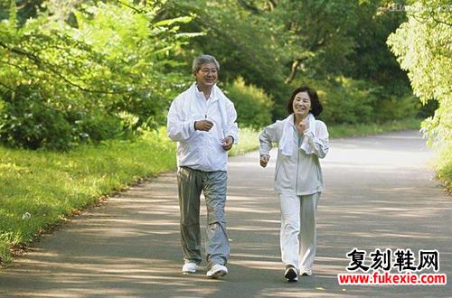 中老年跑步最佳时间 每天跑步多久合适？中老年人跑步注意事项