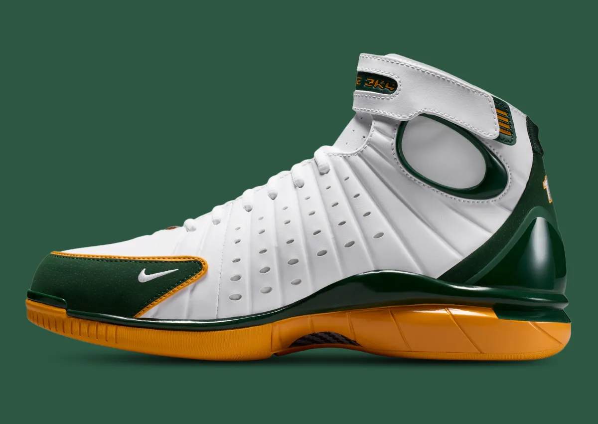 苏·伯德专属战靴回归:Nike Air Zoom Huarache 2K4 PE 白绿金配色致敬西雅图风暴插图1 苏·伯德专属战靴回归:Nike Air Zoom Huarache 2K4 PE 白绿金配色致敬西雅图风暴