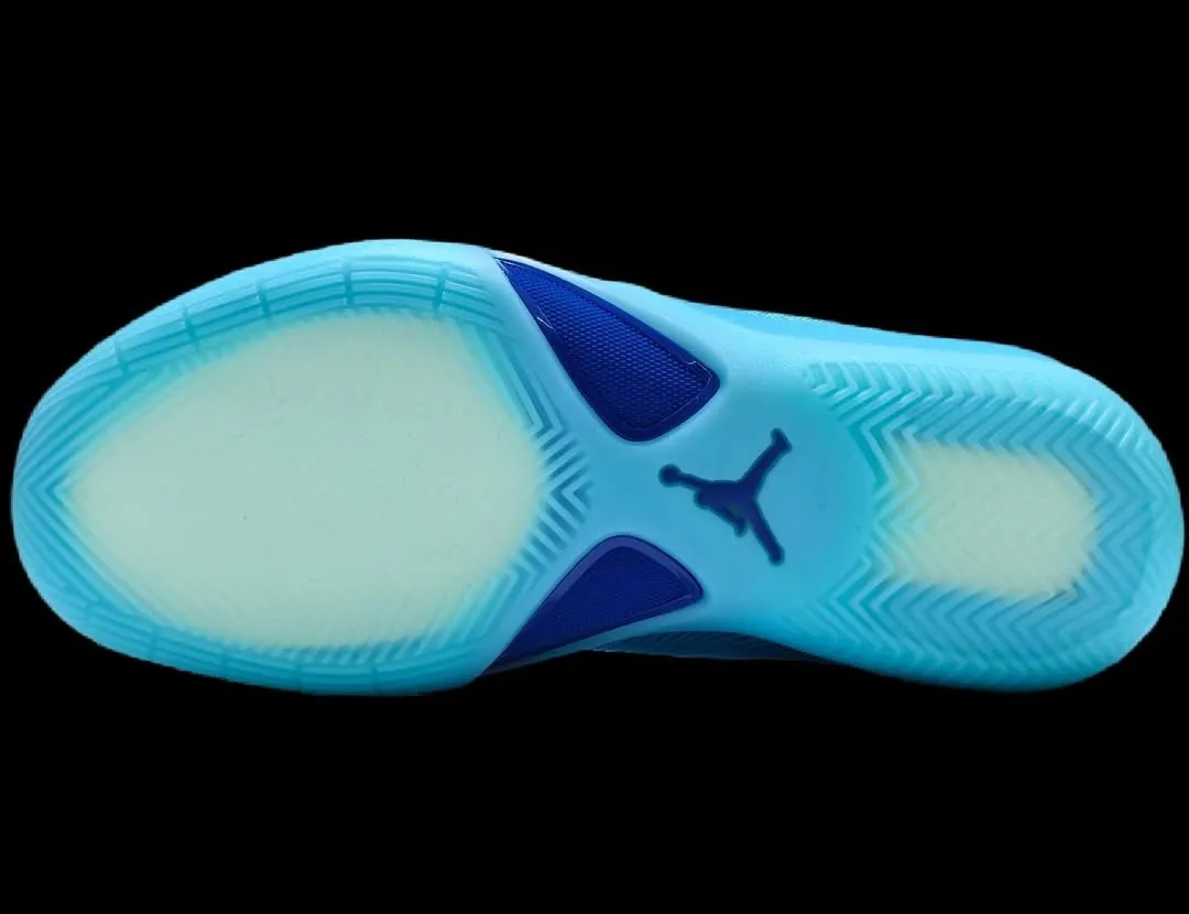 Jordan Triangle Baltic Blue 实物曝光 前掌内置 ZoomX 泡棉 网布皮革拼接 2026 秋季发售