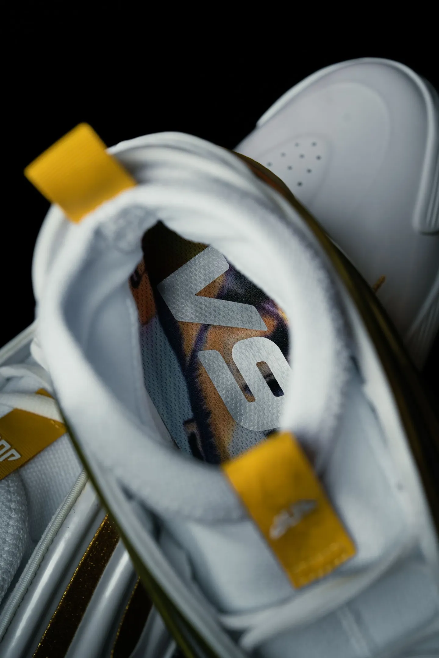2025雷霆登顶！杰伦·威廉姆斯亲穿adidas Harden Vol.9冠军纪念PE震撼亮相