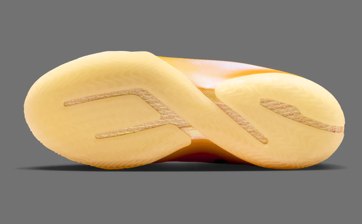 粉金碰撞下的历史回响:Nike LeBron 23 Elite ‘Good Intentions’ 以迈阿密色调致敬“决定一”十五周年