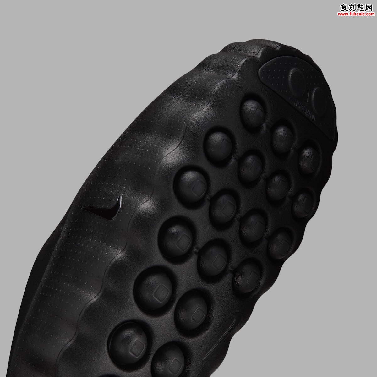 Nike Mind 001 “Triple Black” 全黑配色曝光,黑色鞋面柱状中底22区科技节点融入隐密Swoosh插图5 Nike Mind 001