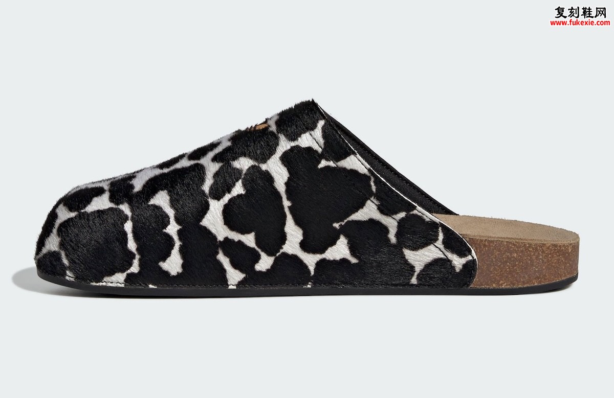 牧场美学入侵日常：adidas Adimule ‘奶牛纹’ 以毛绒触感与软木鞋底重塑一脚蹬夏日松弛感