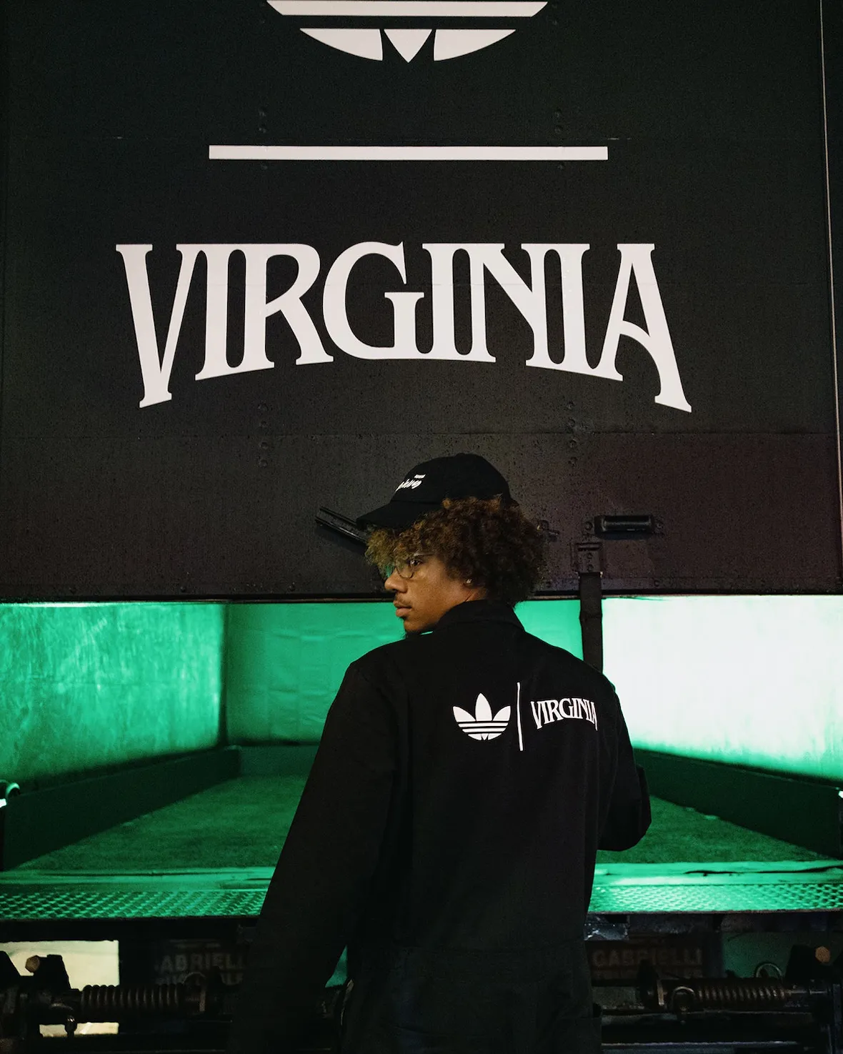 Pharrell x adidas Adistar Jellyfish「全黑」配色纽约率先登场 2026年春季全球发售