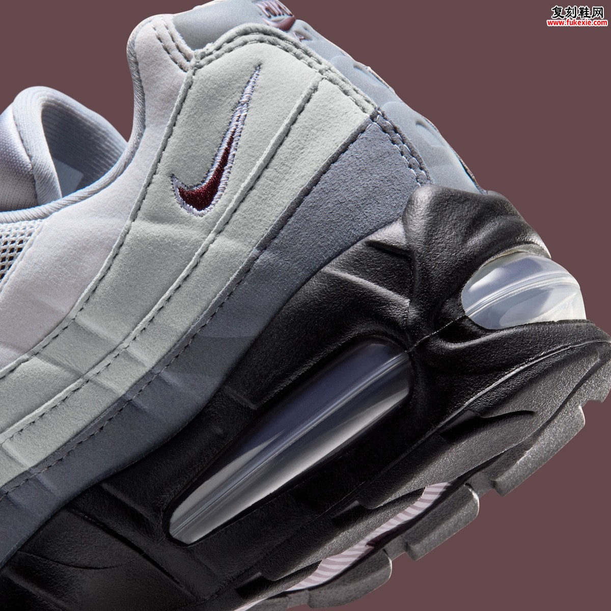 Nike Air Max 95 “Smoke Grey/Burgundy Crush” “烟灰红酒”2025秋日登场，复古未来风拉满
