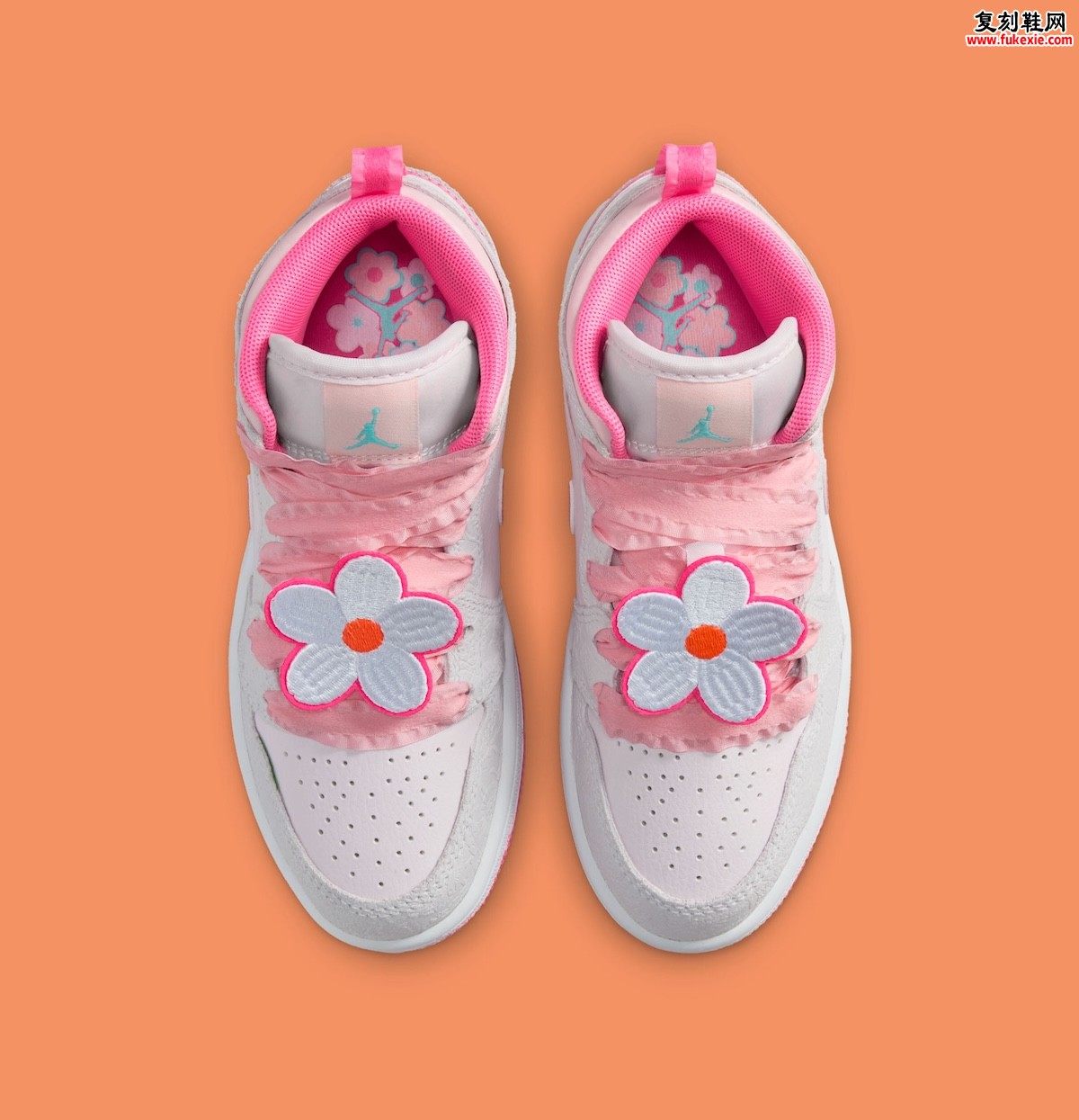 Air Jordan 1 Mid GS “Pink Bloom”‘粉绽’ 以浮雕花瓣与可拆花饰装点少年时光