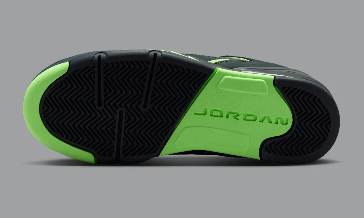 Jordan Sixty Plus Low “Lime Blast”漫画风格外底绘图降临 大童专属七月市售定价125美元插图5 Jordan Sixty Plus Low “Lime Blast”漫画风格外底绘图降临 大童专属七月市售定价125美元