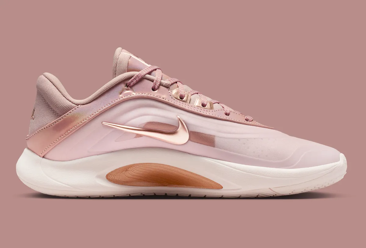 Nike A’One “Stone Mauve”石槿紫”配色官方图释出：以极致内敛美学重塑女子签名篮球鞋新标杆