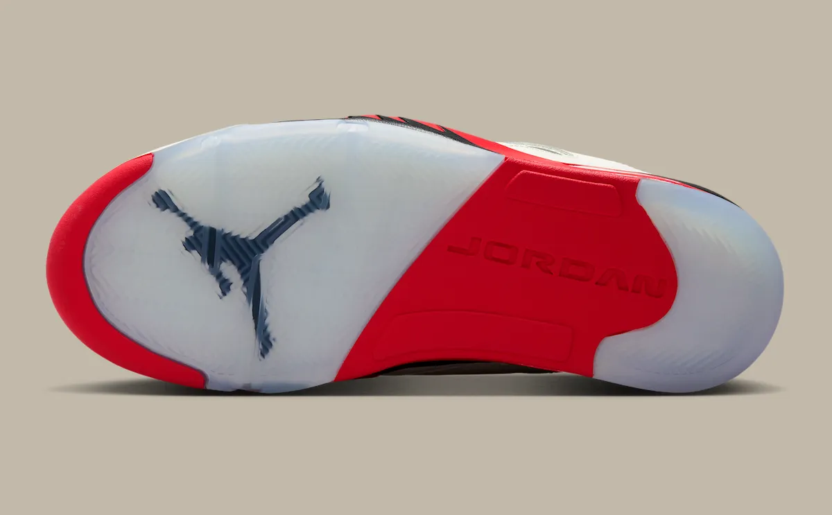 六十分之夜的基因重组:Jordan Sixty Plus Low ‘帆白/火红’ 以低帮形态续写混合传奇