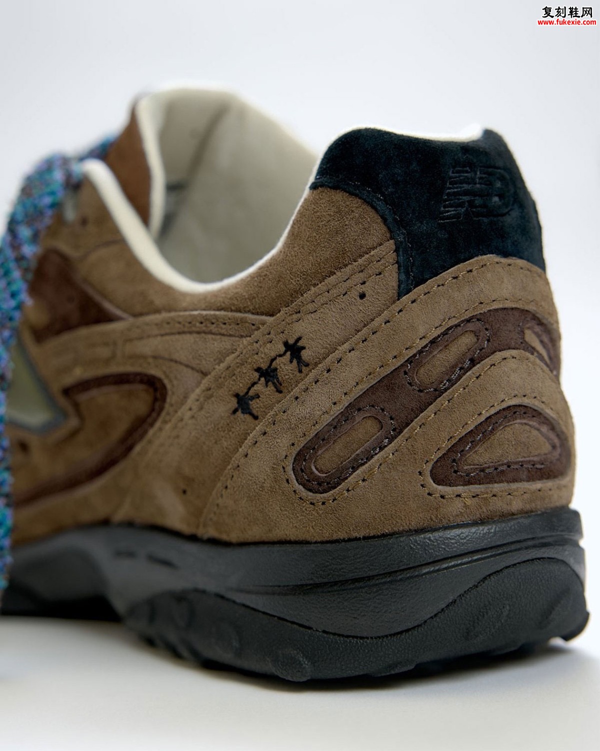 Basketcase联名New Balance 204L「Pine Valley」 粗犷工装美学与阶段性发售策略详解