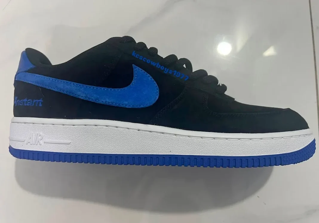 黑色麂皮搭皇家蓝，东京涩谷滑板店 Instant Skateboards 联手 Nike SB 重塑 Air Force 1，致敬“月度配色”店铺独占传统，2026假日季发售缩略图
