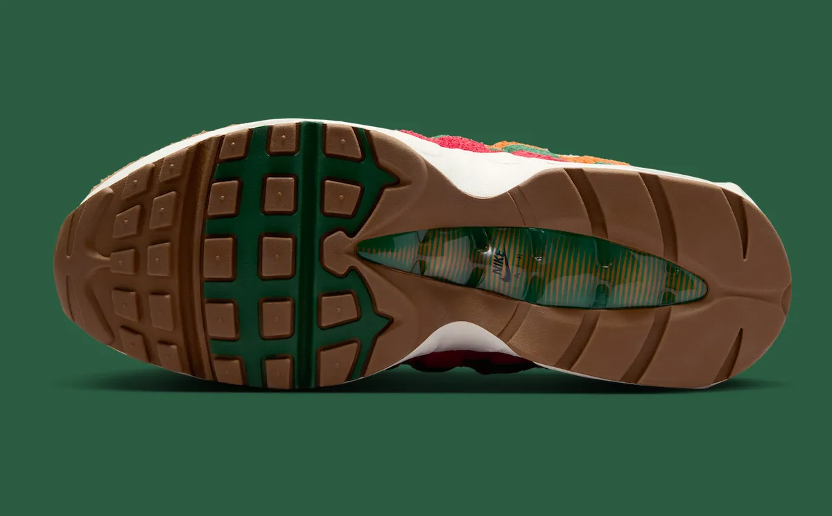 Nike Air Max 95 “Konbini” 便利店套装曝光：7-Eleven与Lawson配色致敬日本街头文化，7月11日发售