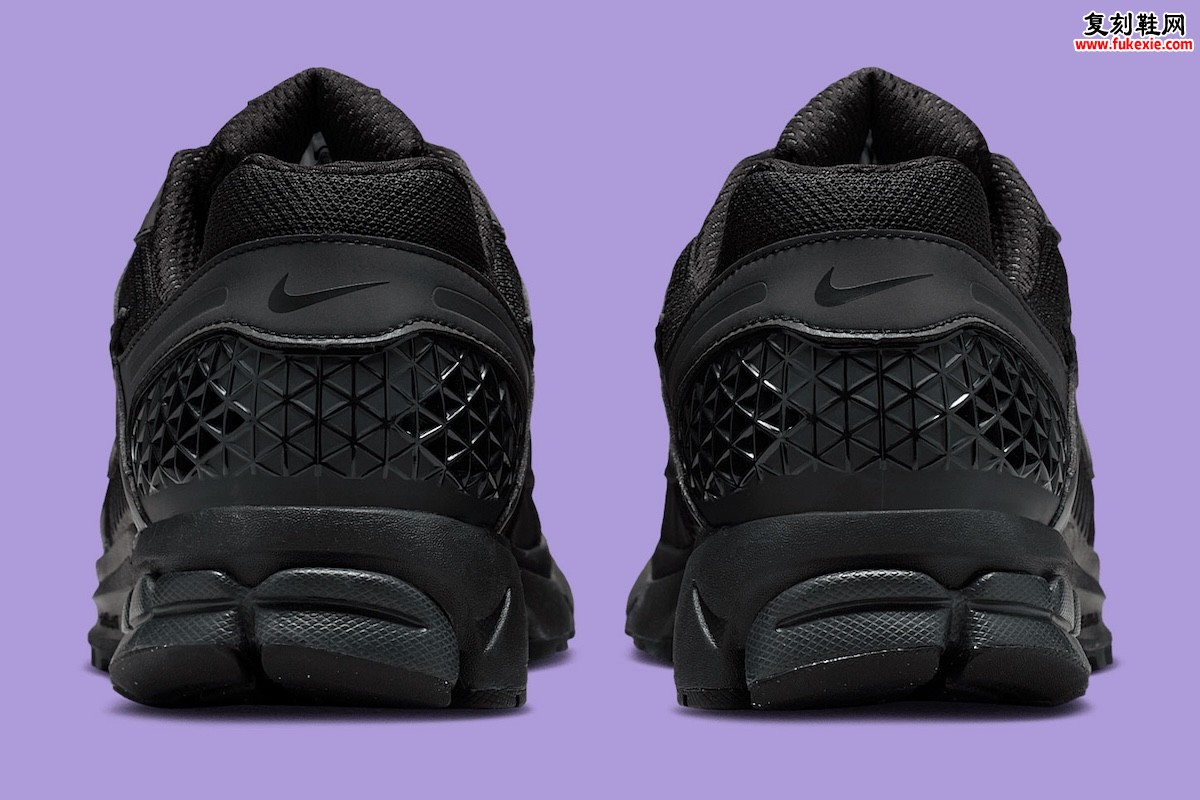 Nike Zoom Vomero 5“黑曜反光”10月29日登场，低调配色暗藏锋芒科技美学