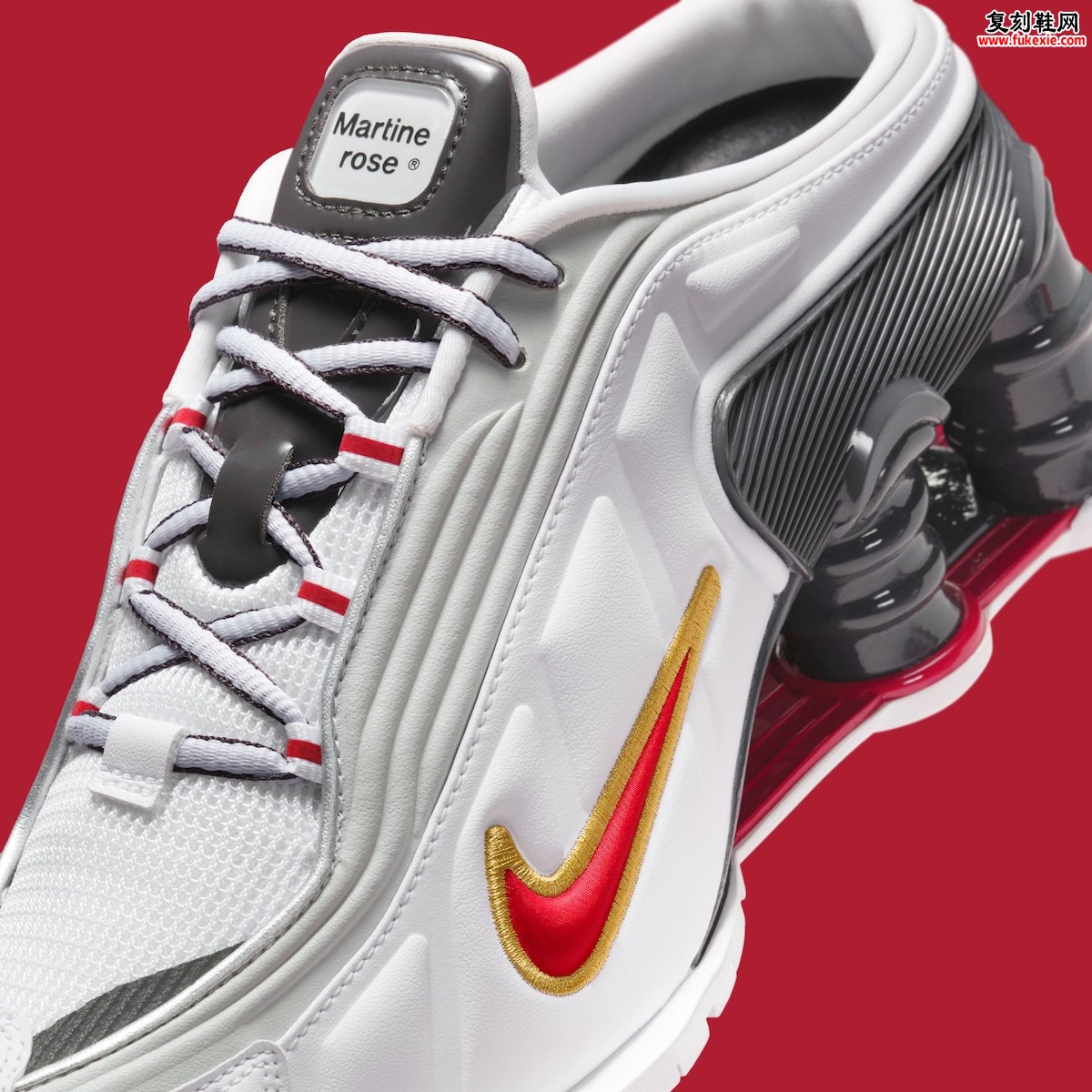 2025假日季重磅来袭！Martine Rose联名Nike Shox MR4拖鞋款惊艳登场