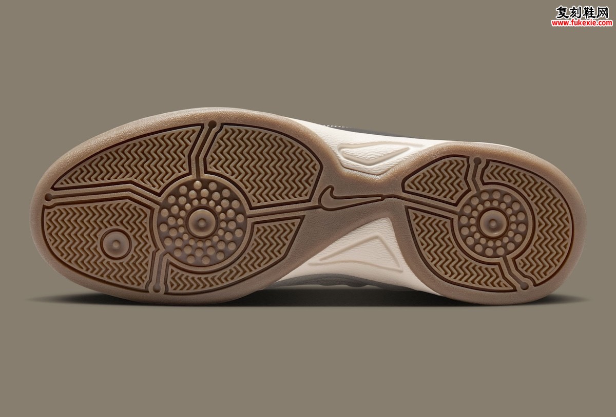 从绿茵场到都市街角:Nike Total 90 III ‘Velvet Brown’ 以天鹅绒棕重塑足球遗产的日常美学