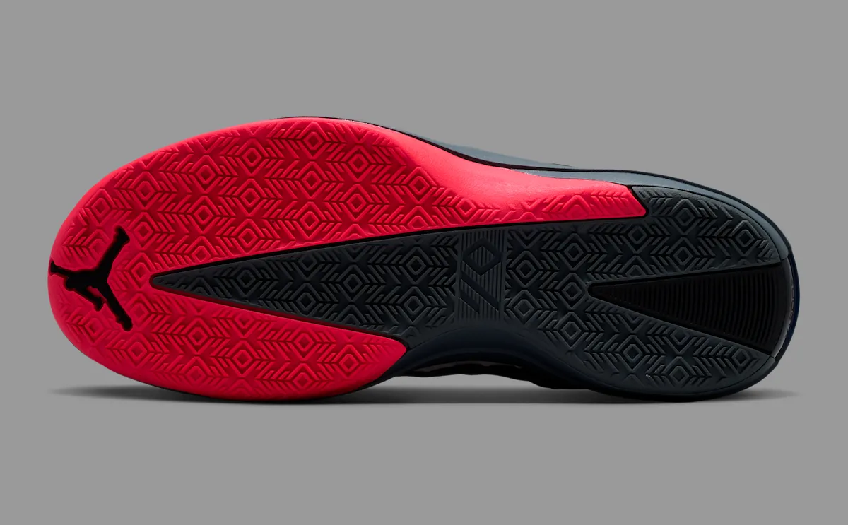 经典黑红美学的跨世代致敬:Air Jordan 40 ‘Infrared’ 于2026全明星周末发布,定价205美元