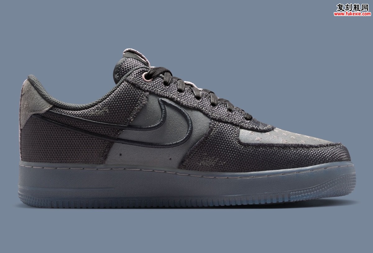 褪色帆布与做旧美学：Nike Air Force 1 Low ‘浅紫矿灰’ 以工装灵感书写2026春季新叙事