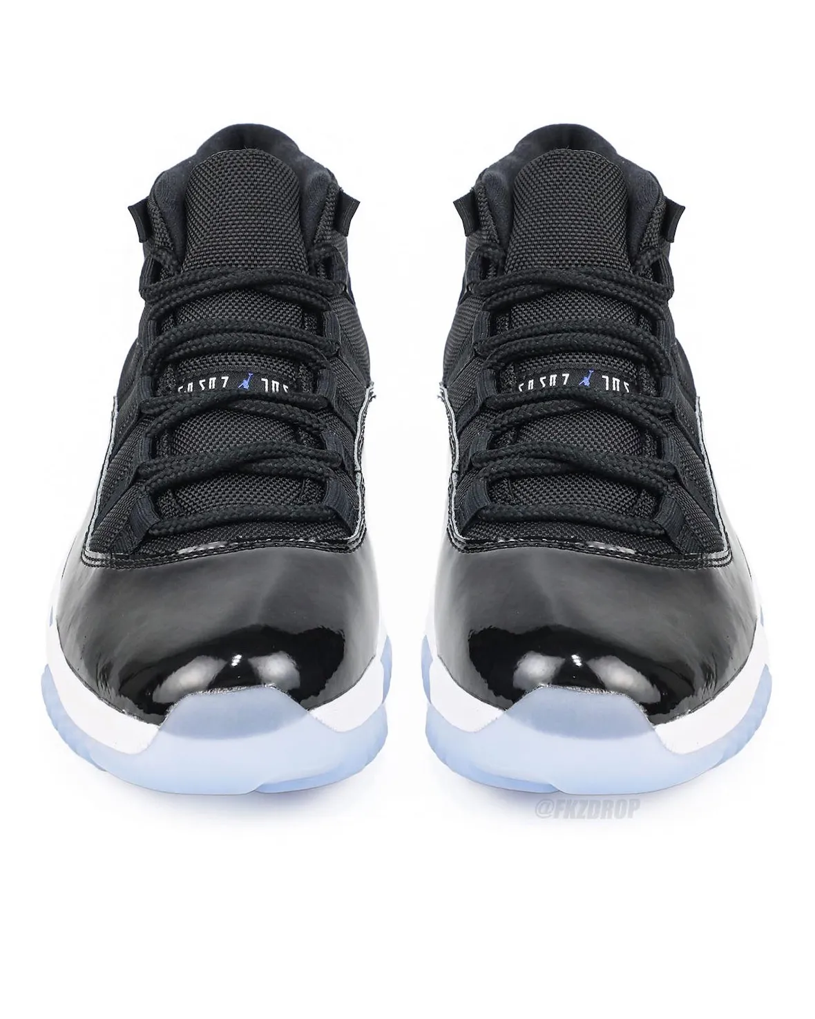 Air Jordan 11 “Space Jam” 2026 年终复刻回归：忠于经典胶底，成人款微涨至 255 美元