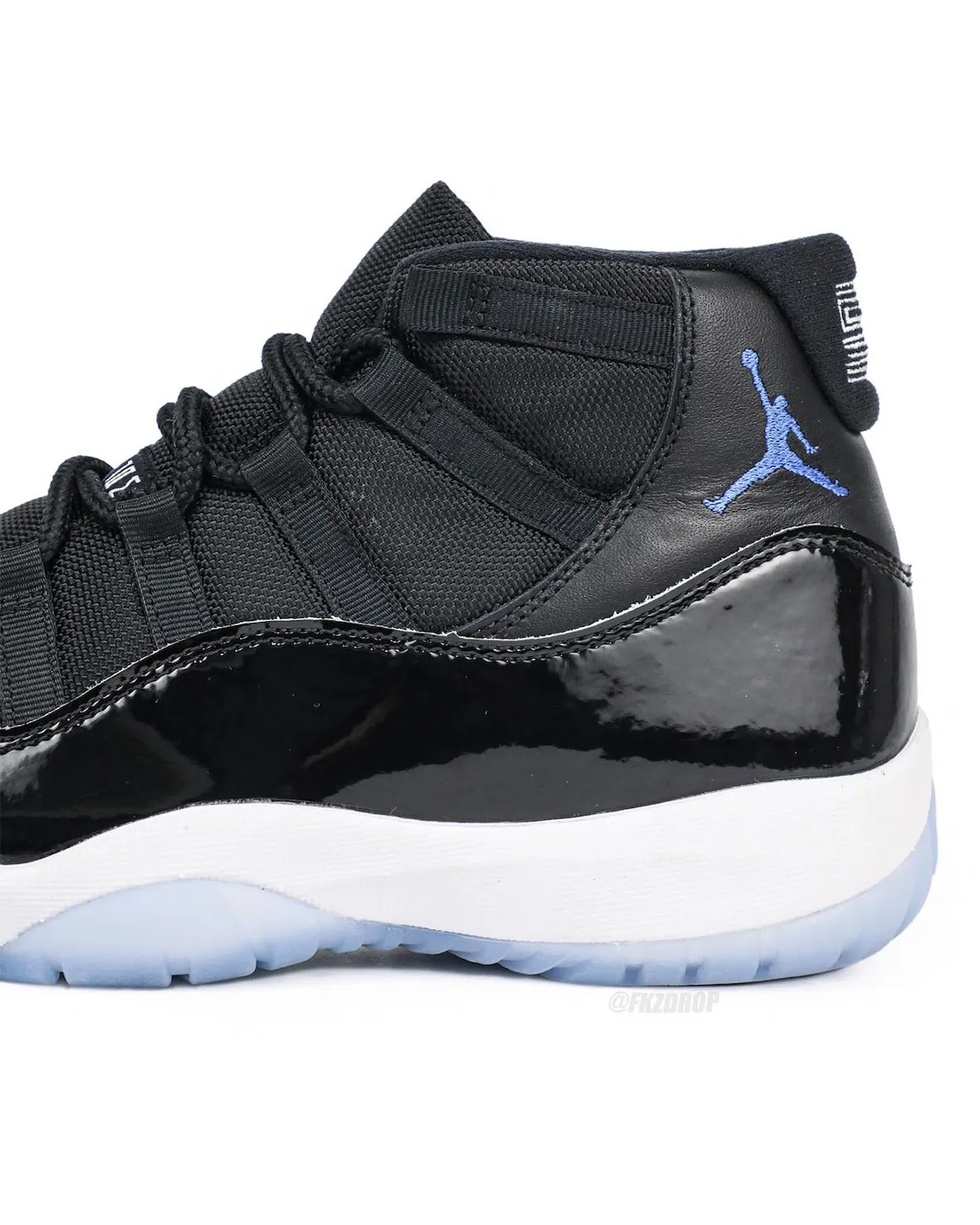 Air Jordan 11 “Space Jam” 2026 年终复刻回归：忠于经典胶底，成人款微涨至 255 美元