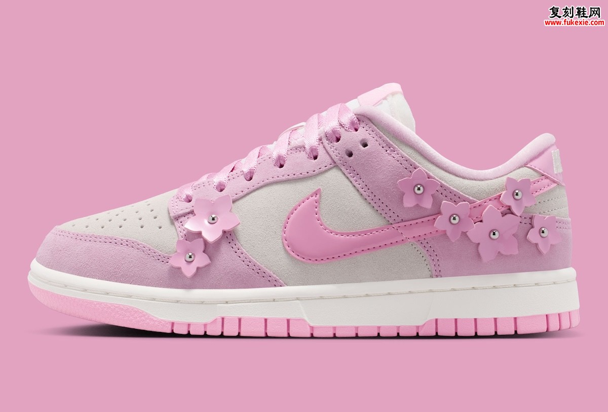 Nike Dunk Low “Pink Flowers” 立体粉花装饰 2026夏季女款前瞻插图1 Nike Dunk Low “Pink Flowers” 立体粉花装饰 2026夏季女款前瞻