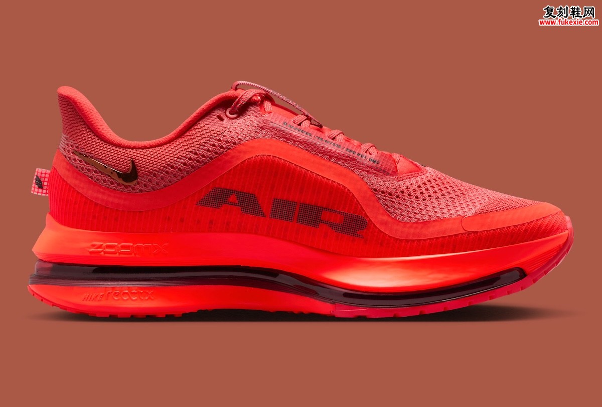 耐克飞马Premium「浅绯红」配色2026年春季上市 三重缓震跑鞋的视觉革新