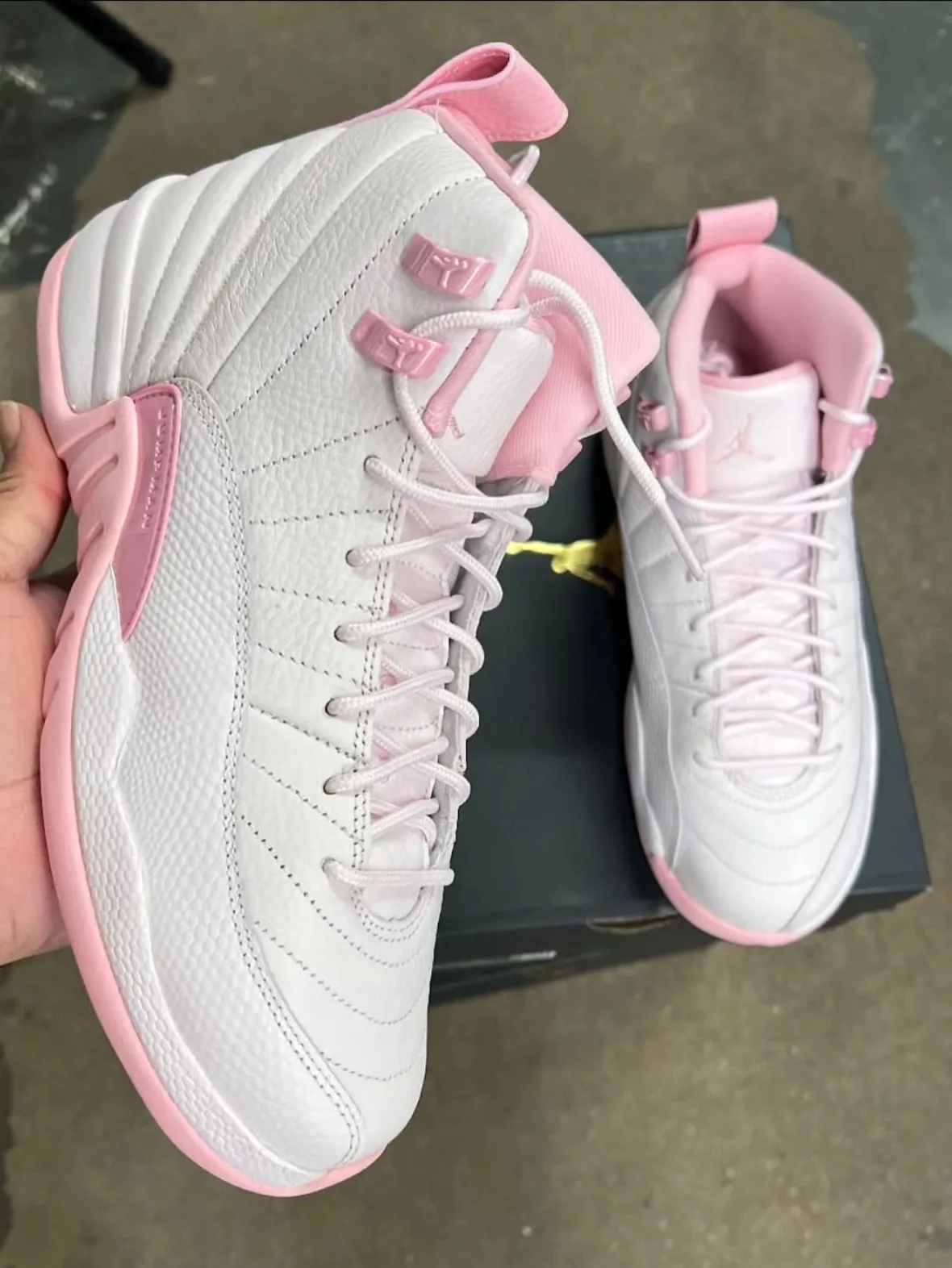 Air Jordan 12 GS “Pearl Pink”“珍珠粉”童鞋来袭,2025圣诞季最值得入手的潮流单品之一