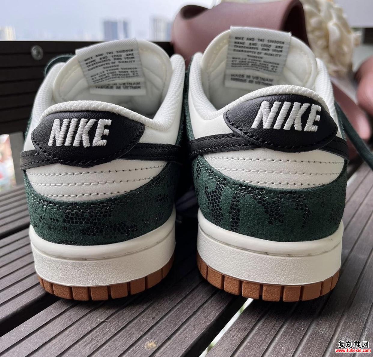 NIKE DUNK LOW “GREEN SNAKE”