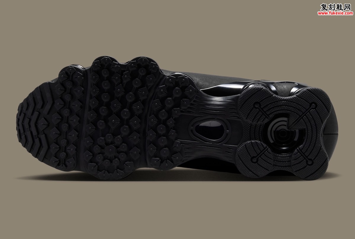 Nike Shox TL Black Leather 放弃网面拥抱纯黑皮革 2026 秋季以 190 美元重新定义复古机械跑鞋插图5 Nike Shox TL Black Leather 放弃网面拥抱纯黑皮革 2026 秋季以 190 美元重新定义复古机械跑鞋