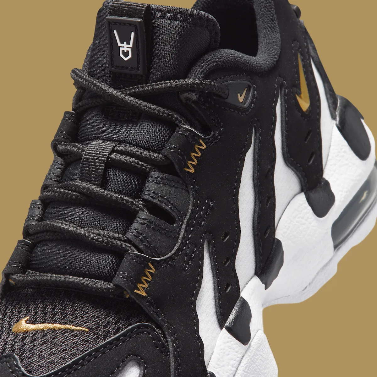 Deion Sanders’ Nike Air DT Max 96 Low 迪昂·桑德斯经典橄榄球训练鞋黑白金配色5月1日震撼登场