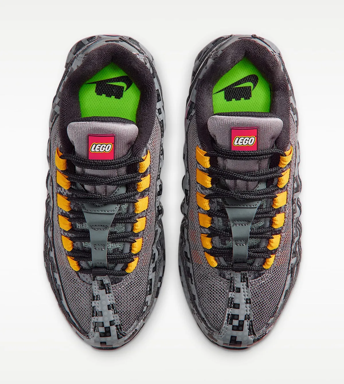 LEGO x Nike Air Max 95 “Pixel Brick” 像素积木配色,烟灰鞋身橙色鞋带扣,粉红气垫大底插图3 LEGO x Nike Air Max 95 “Pixel Brick” 像素积木配色,烟灰鞋身橙色鞋带扣,粉红气垫大底