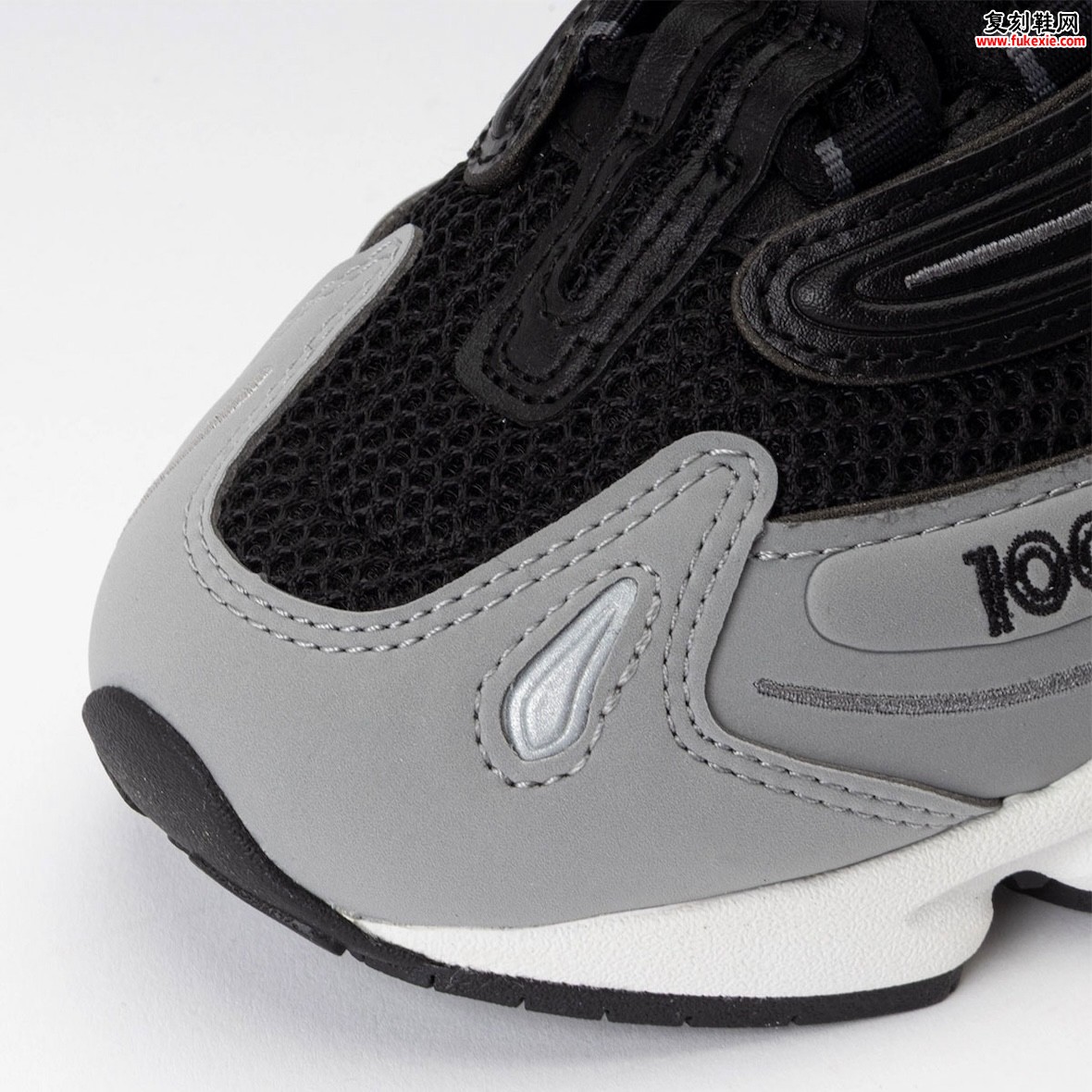 New Balance 1000黑灰配色2025秋季上市 低调奢华ABZORB缓震运动鞋$150