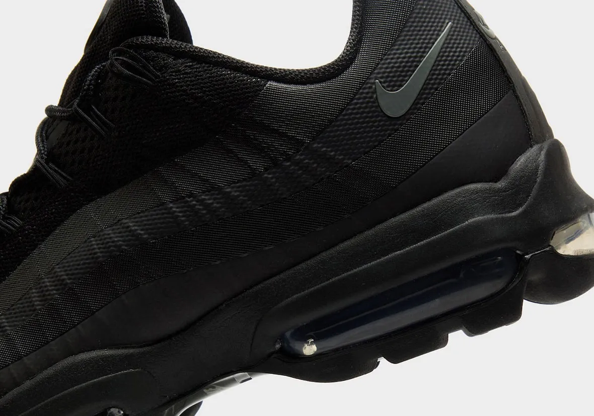 Nike Air Max 95 Ultra “Triple Black” 2025夏季深度解析：隐形美学的极致进化