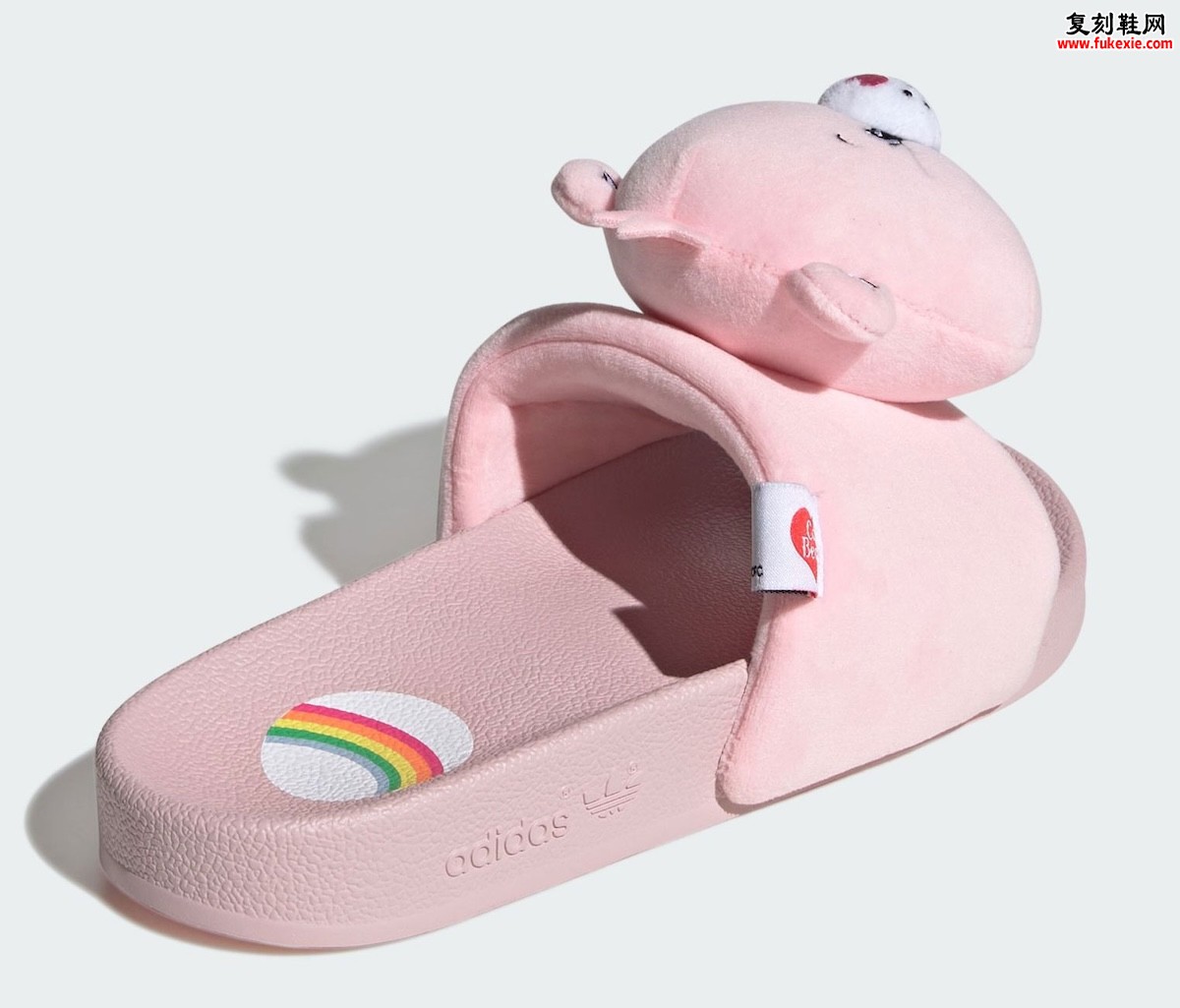 Care Bears x adidas Adilette 毛绒粉拖鞋 2026夏季萌趣联名发售前瞻插图3 Care Bears x adidas Adilette 毛绒粉拖鞋 2026夏季萌趣联名发售前瞻