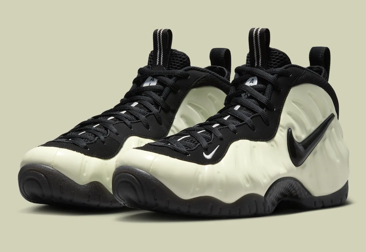 Nike Air Foamposite Pro “Glow in the Dark” “全夜光”喷首曝官图！9月18日发售，定价250美元缩略图