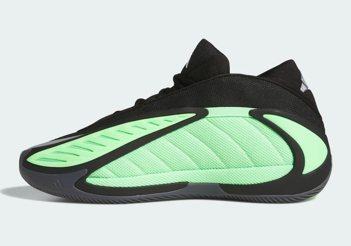 adidas AE 2 Christmas圣诞战靴12月20日登场：红绿拼接配色致敬狼队节日对决