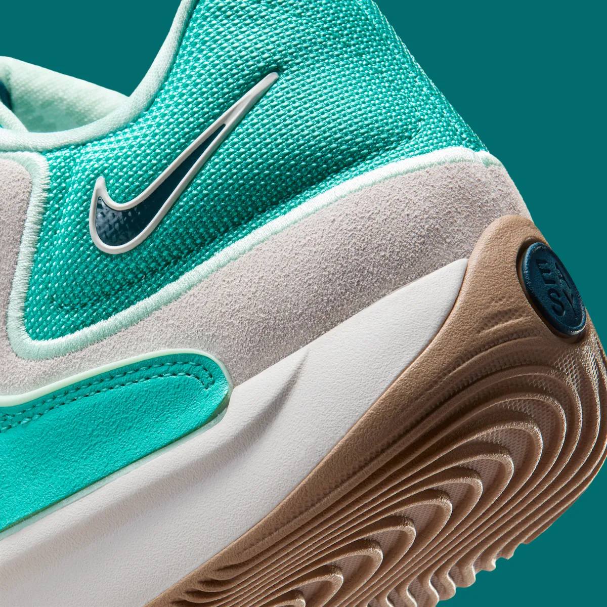 Nike KD 18“Wanda”定档2025年11月1日发售，配色细节曝光致敬杜兰特母亲