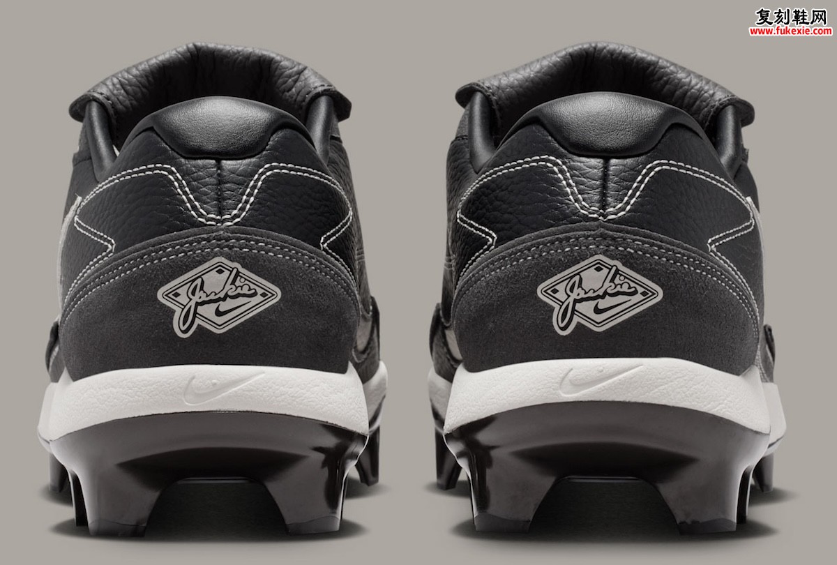 Nike Gives “Jackie Robinson Day” Diamond Standout 耐克杰基罗宾逊日致敬系列再添棒球钉鞋新作