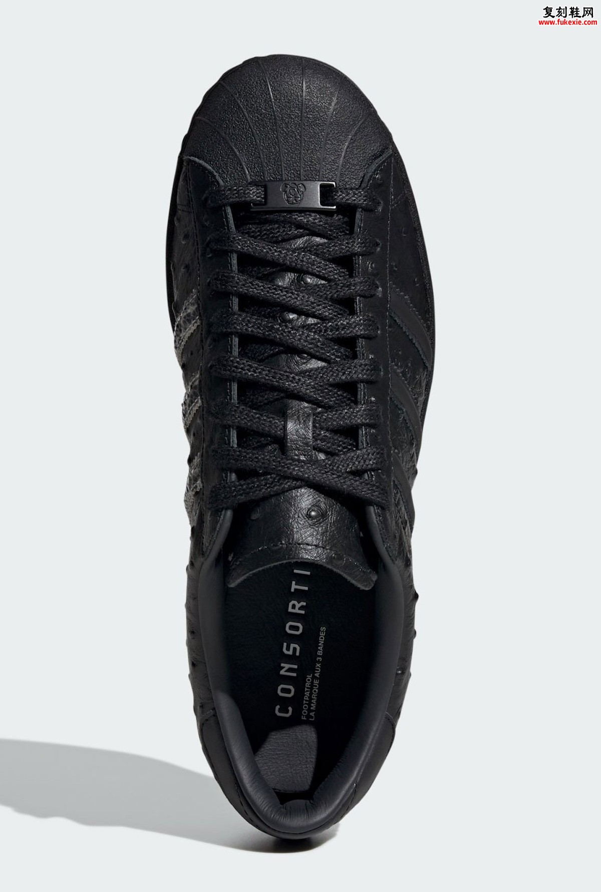 Footpatrol联名阿迪达斯Superstar二十周年纪念版 鸵鸟皮材质重塑经典