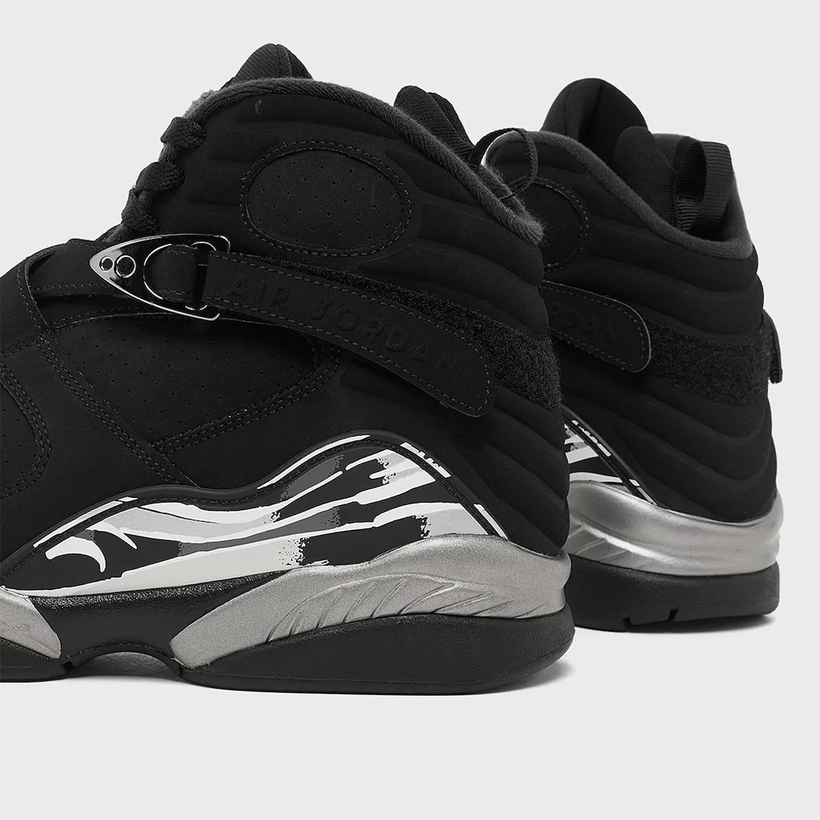 Air Jordan 8 “Chrome” 2026 复刻回归：经典黑魂配色时隔十年再度登场，9月12日正式发售