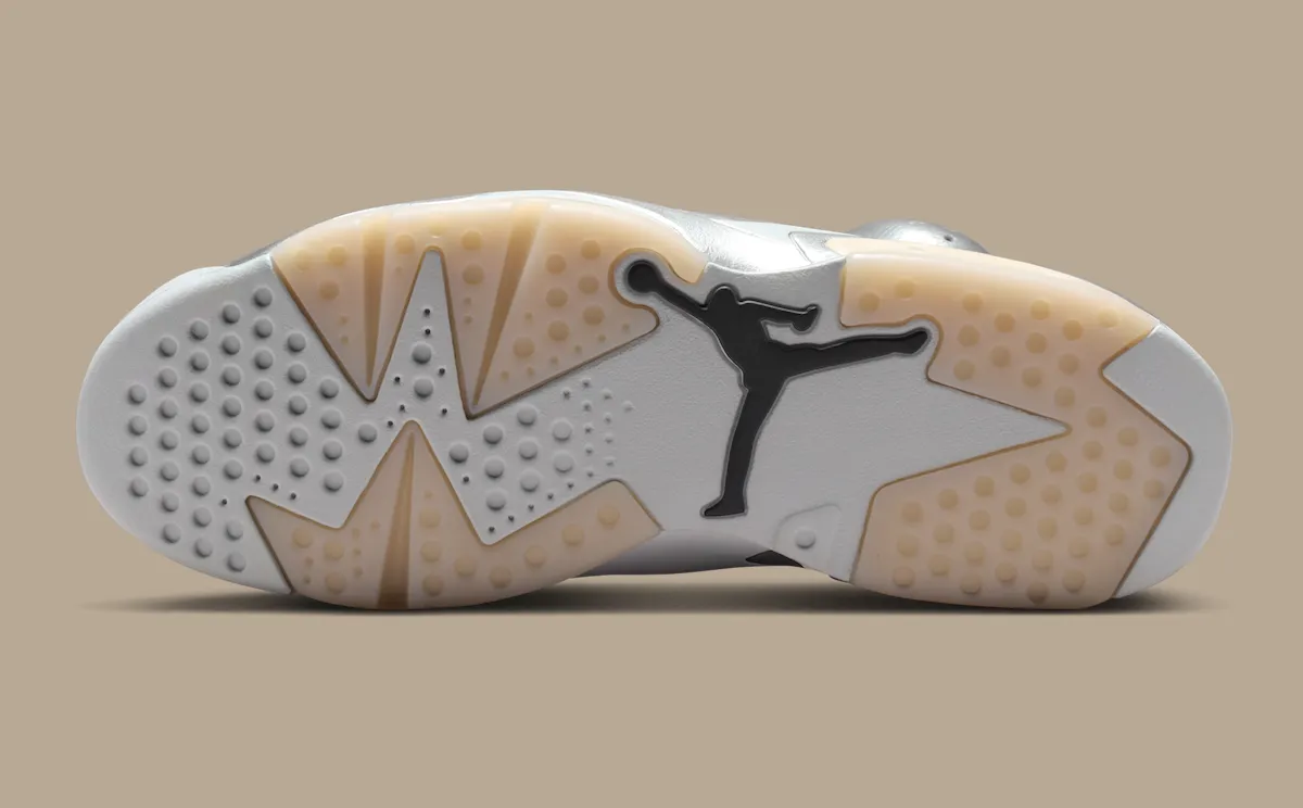 巴黎圣日耳曼联名Air Jordan 6 “金属银” 配色发布:致敬合作历史与经典鞋款三十五周年