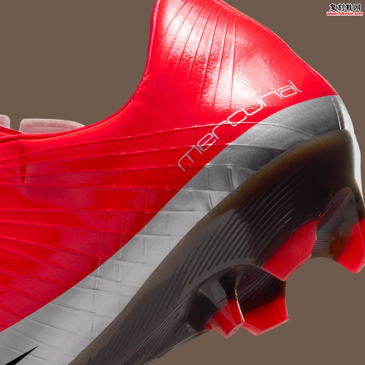 C罗联名Nike Mercurial Superfly 1“Max Orange”2026年4月7日复刻发售，碳纤维底板搭配Air Zoom气垫