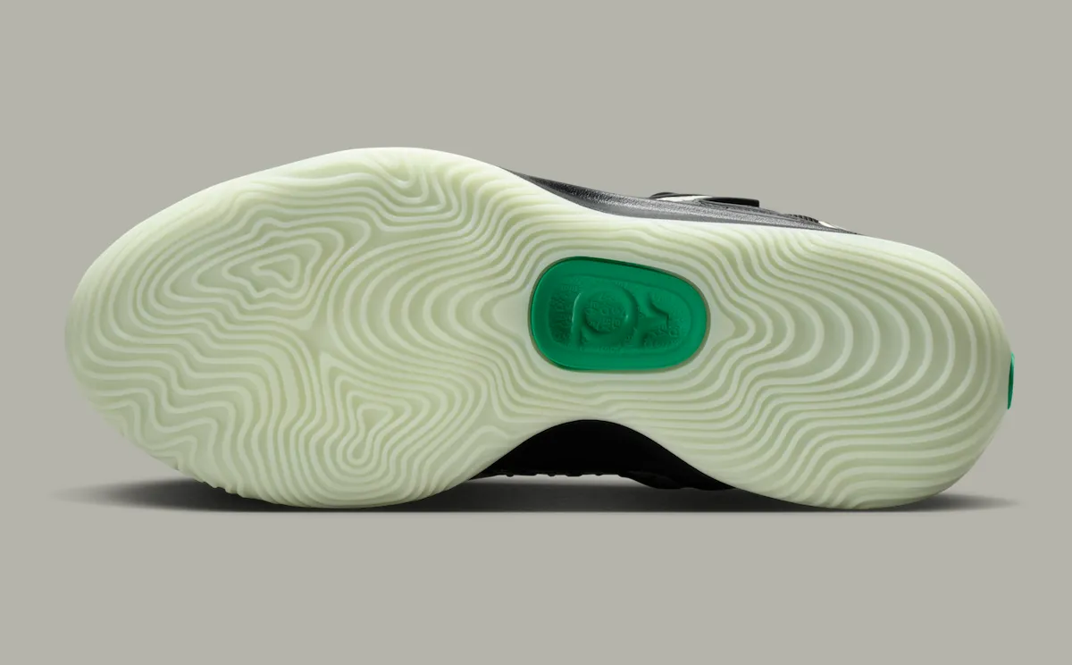 Nike KD 18 “Slim Reaper” 万圣节