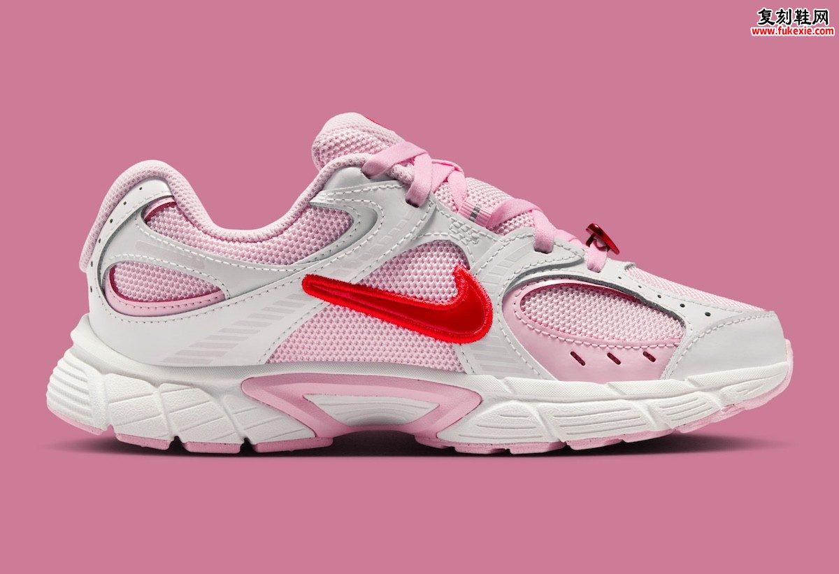 耐克2026春季推出V5 RNR GS情人节配色 以精致粉白美学与实用定位诠释青少年节日消费