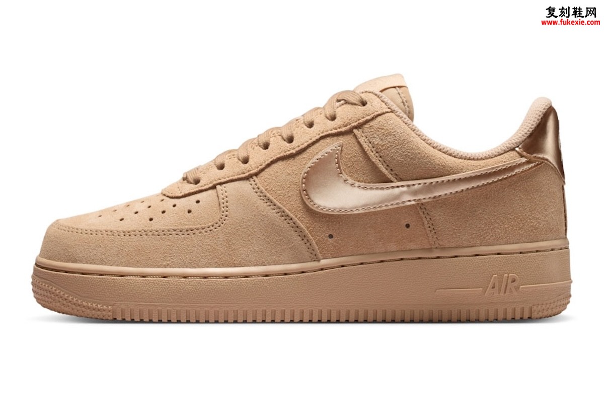亚麻色的绒感诗篇:Nike Air Force 1 Low ‘Linen Suede’ 以哑光金属点缀重塑春日松弛美学