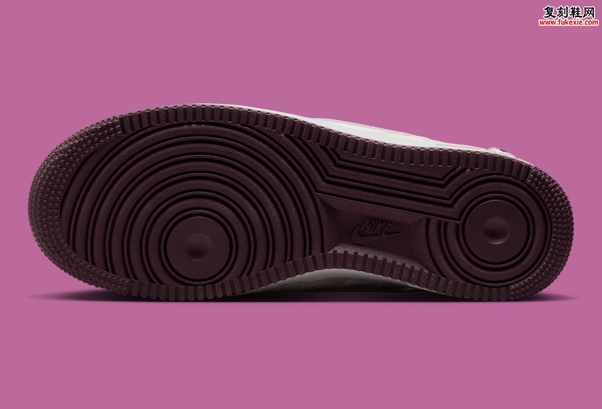 耐克2026情人节Air Force 1 Low低调登场:以心形细节与柔和材质诠释内敛的节日浪漫